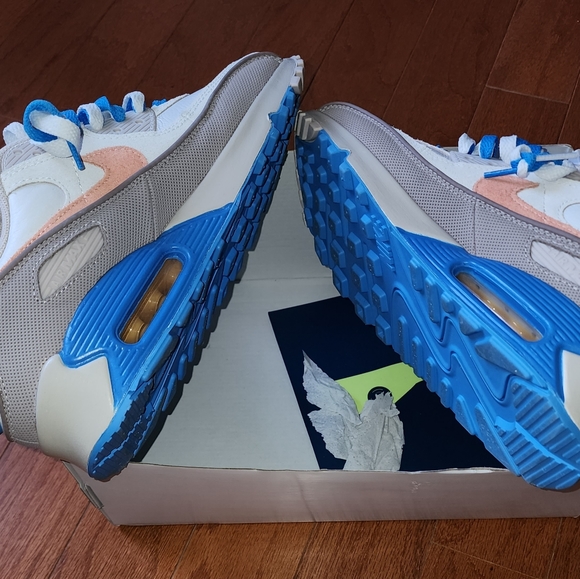 Air Max 90 - Picture 2 of 5